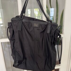 Burberry Black Shoulder Bag Timeless Elegance